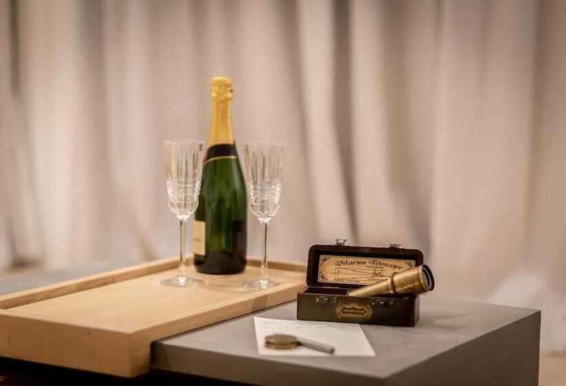 Полулюкс Вид на Море, Messinian Icon