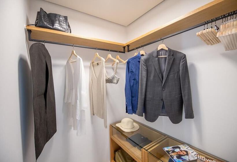 Полулюкс Вид на Море, Messinian Icon