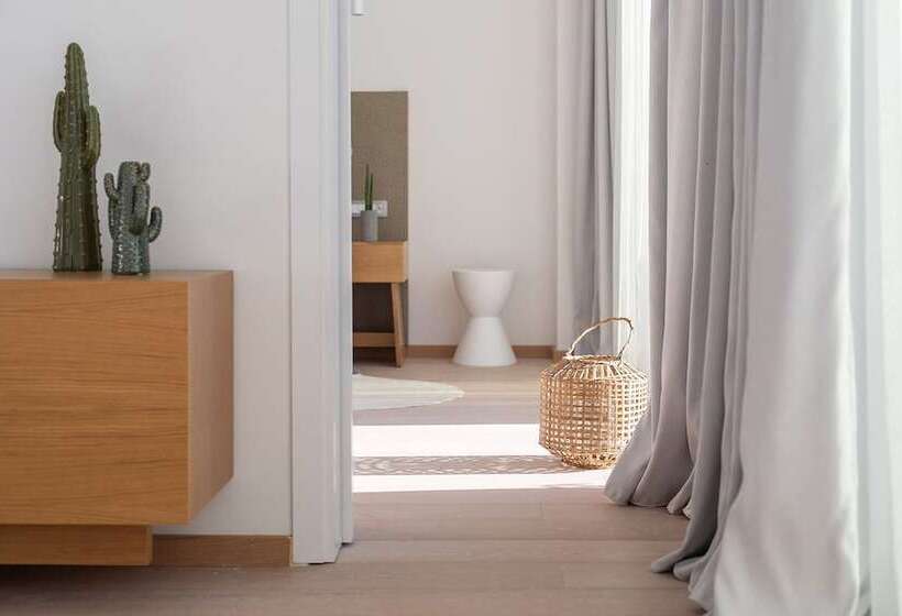 Полулюкс Вид на Море, Messinian Icon