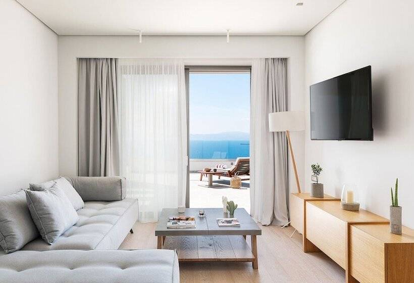 Номер Стандарт Вид на Море, Messinian Icon