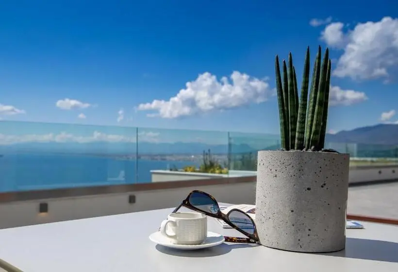 Upper Triple Room Sea View
