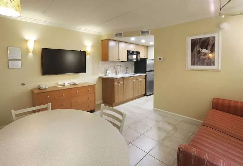 Deluxe Suite Sea View, Fleur De Lis Beach Motel