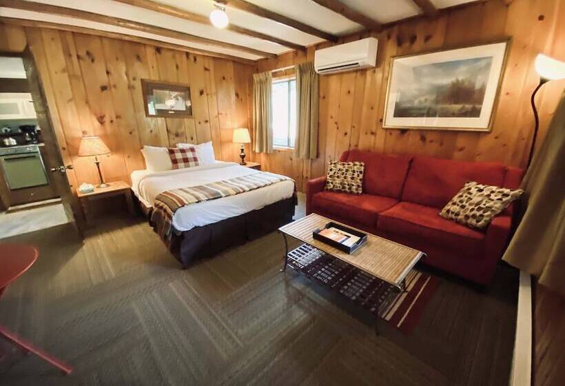 جناح, Foot Of The Mountain Motel