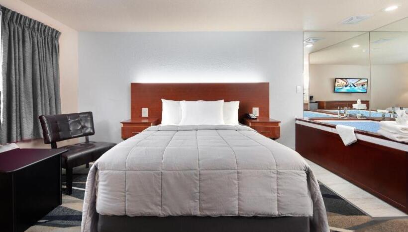 Люкс Повышенной Комфортности, Grand Marquis Waterpark Hotel & Suites