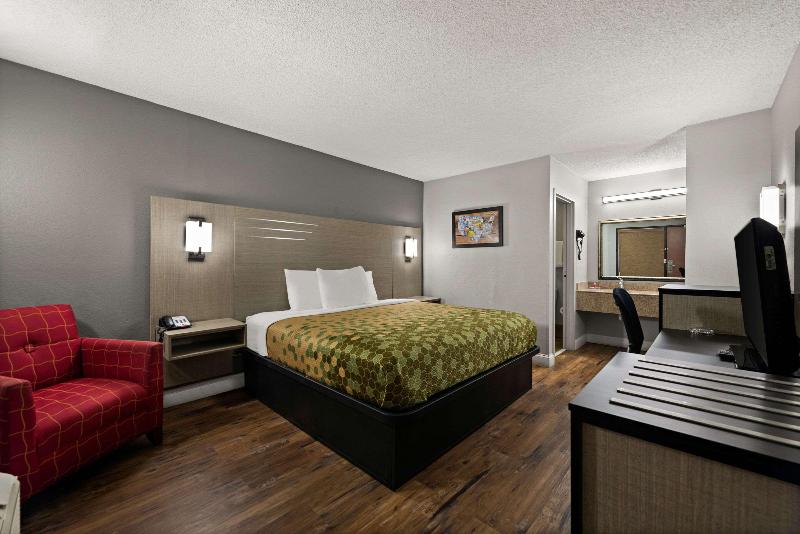اتاق استاندارد با تخت بزرگ, Econo Lodge