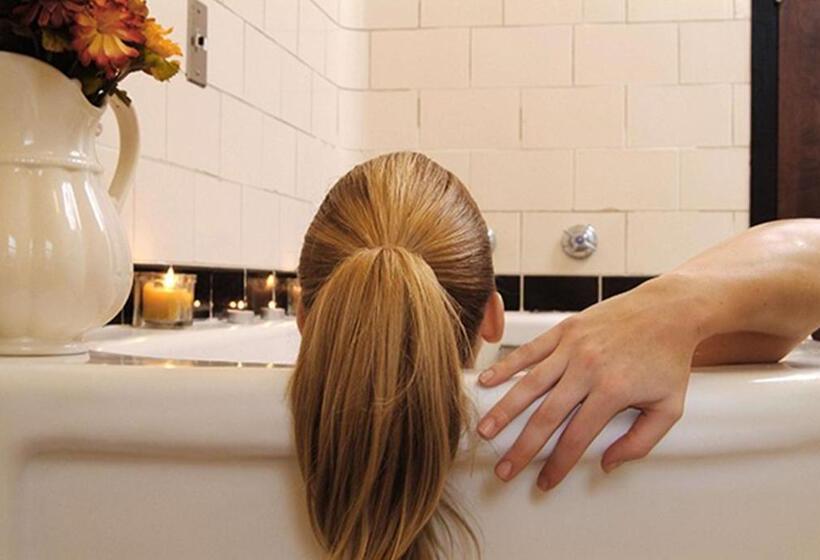 带2个双人床的标准工作室, Gideon Putnam Resort & Spa