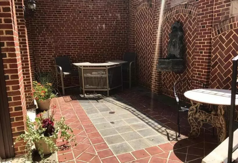 デラックススイート, Gramercy Mansion