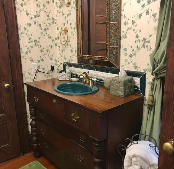 Номер Стандарт с Гидромассажем, Gramercy Mansion