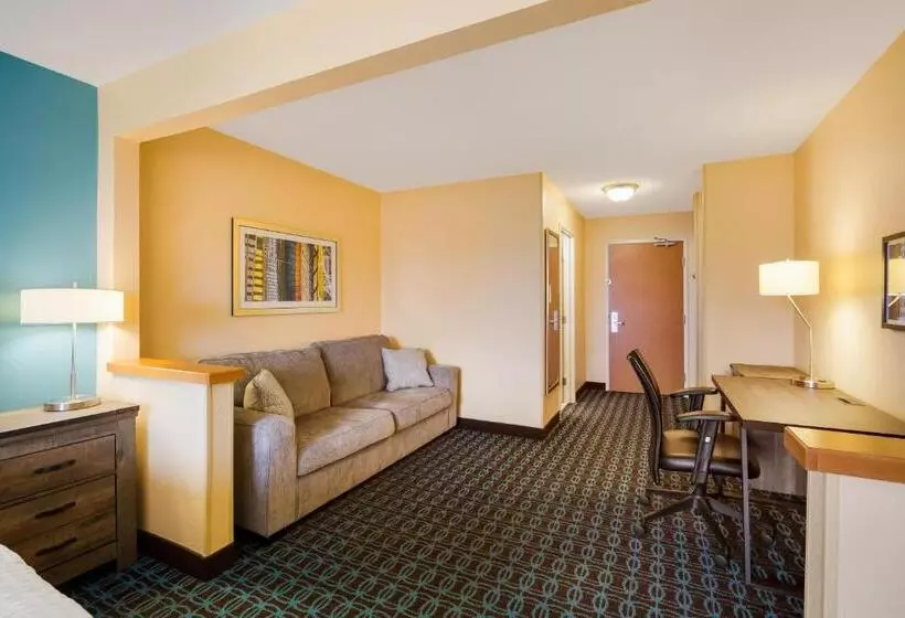 キングサイズベッドのスイートルーム, SureStay Plus by Best Western Minot