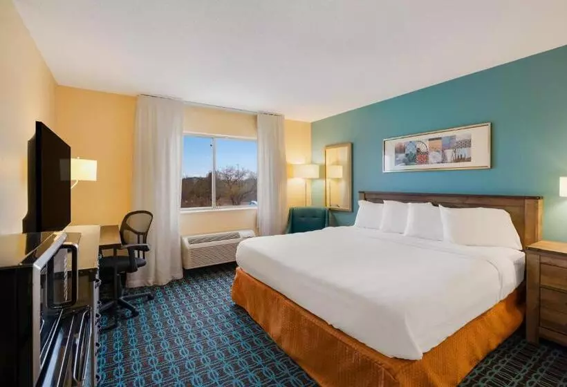 キングサイズベッドのスタンダードルーム, SureStay Plus by Best Western Minot