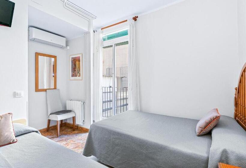 Chambre Triple Standard, Hostal Santa Ana