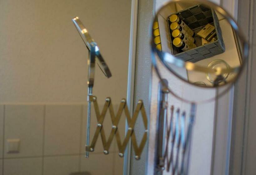 レイクビュースタンダードルーム, Capri