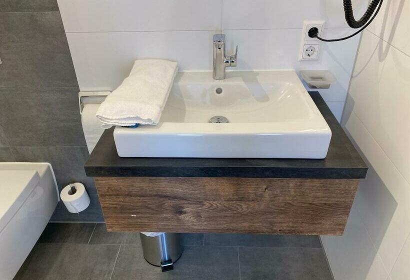 レイクビュースタンダードルーム, Capri