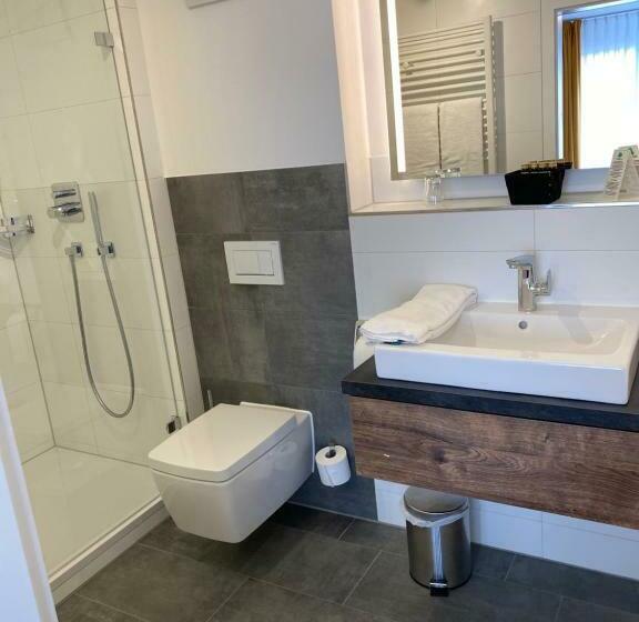 レイクビュースタンダードルーム, Capri