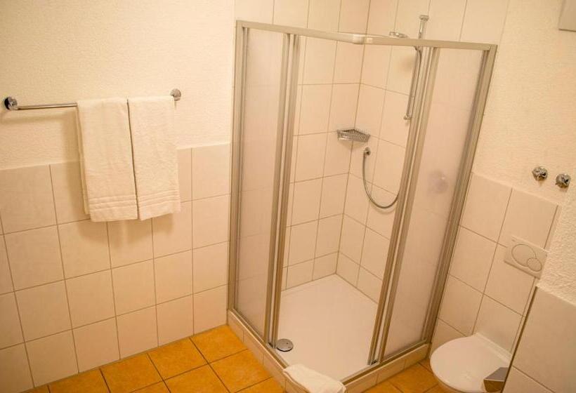 ファミリールーム, Capri