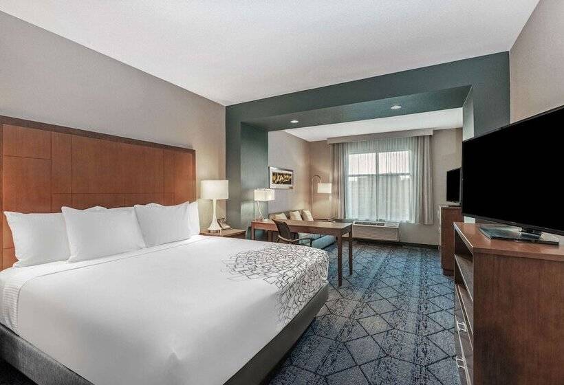 סטודיו סטנדרט מיטה זוגית, La Quinta Inn & Suites By Wyndham Kansas City Beacon Hill