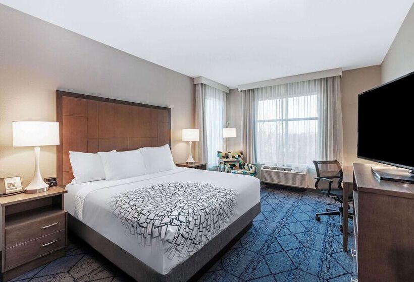 חדר סטנדרט שתי מיטות זוגיות, La Quinta Inn & Suites By Wyndham Kansas City Beacon Hill