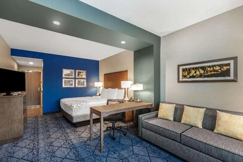 Standard-studio King-vuode, La Quinta Inn & Suites By Wyndham Kansas City Beacon Hill