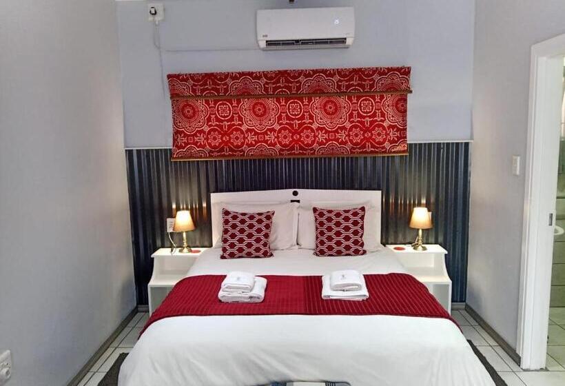 סוויטה, Cherry Lane Guest House