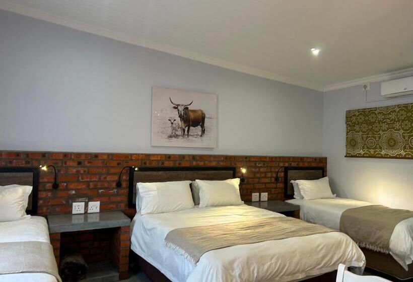 חדר משפחתי, Cherry Lane Guest House