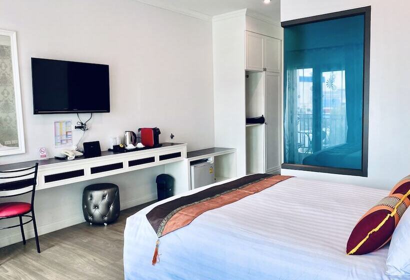 Habitación Superior Cama Queen, Banbua Grand Udon