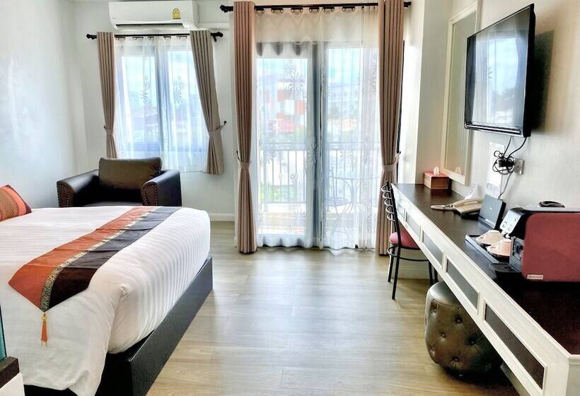 Habitación Superior Cama Queen, Banbua Grand Udon