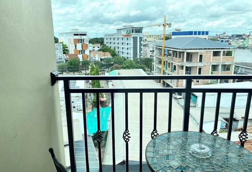 Habitación Superior Cama Queen, Banbua Grand Udon