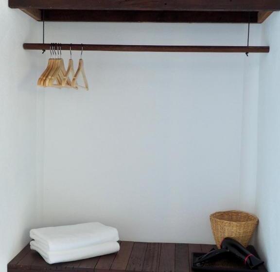 בונגלו משפחתי, Inhale @ Hill