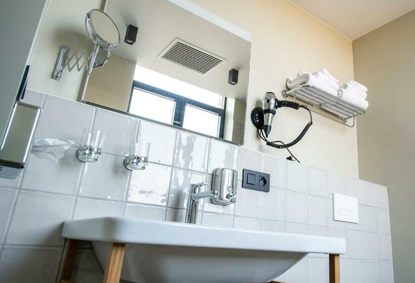 スタンダードルーム, Café Coureur Borgloon