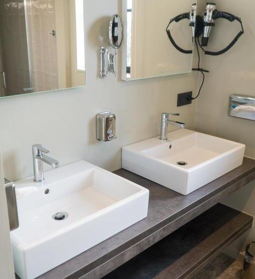 غرفة عائلية, Café Coureur Borgloon