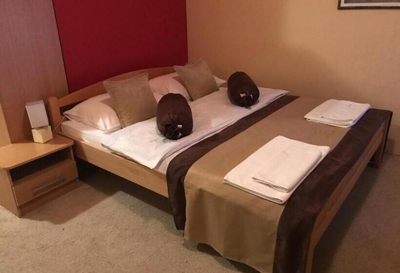 اتاق استاندارد با بالکن, Dva Goluba