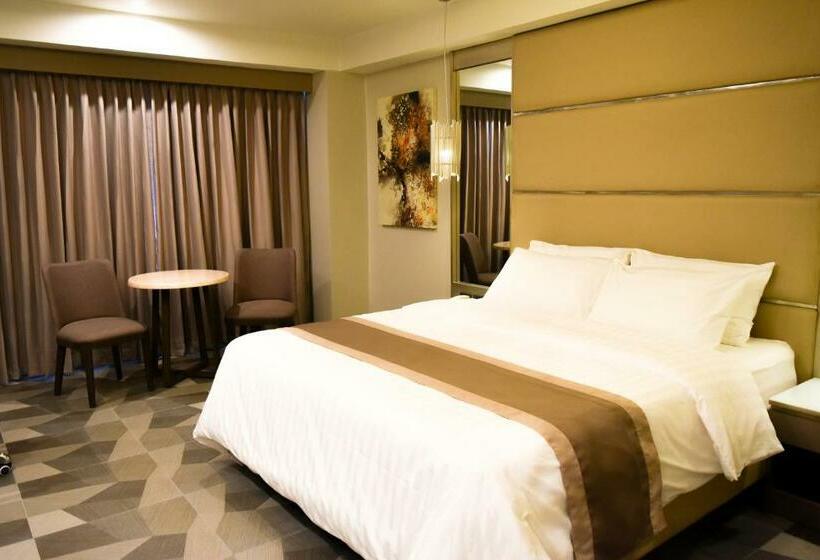 اتاق لوکس, Zuri