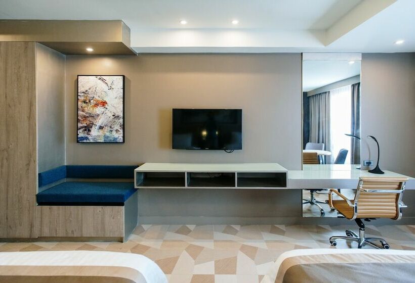 اتاق لوکس, Zuri