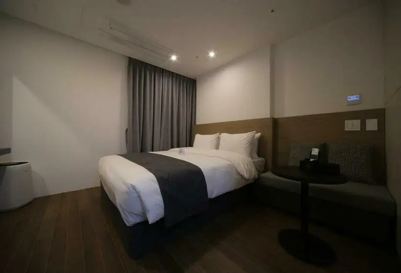 Standard-huone, Noblestay