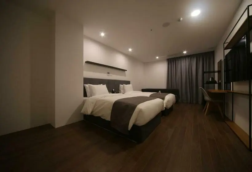 Deluxe-huone, Noblestay