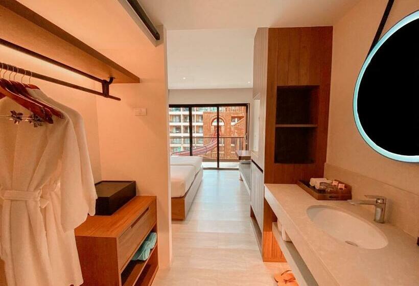 디럭스 룸, Pamookkoo