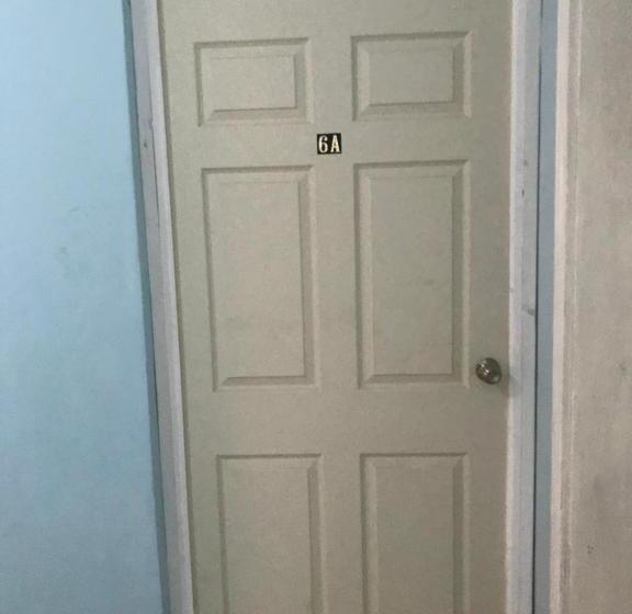 اتاق استاندارد چهار تخته, Fundadores Torreón