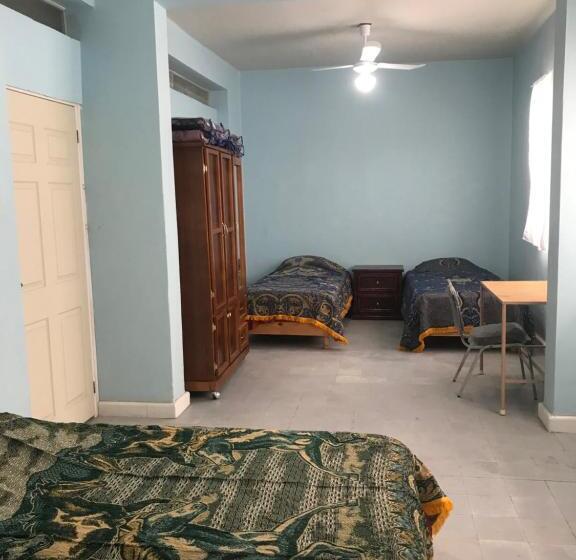 اتاق استاندارد چهار تخته, Fundadores Torreón