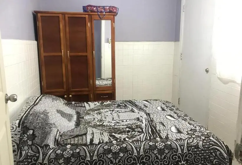 اتاق اکونومی, Fundadores Torreón