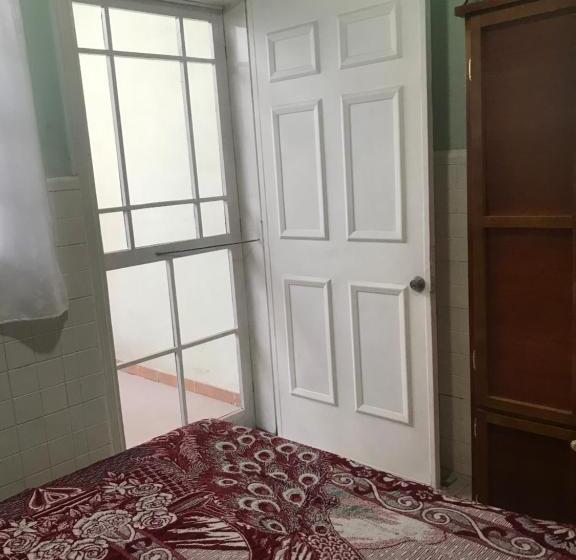 اتاق اکونومی, Fundadores Torreón