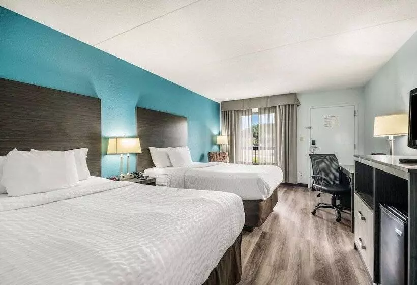 ２ダブルベッドのスタンダードルーム, Clarion Inn Cleveland Near University