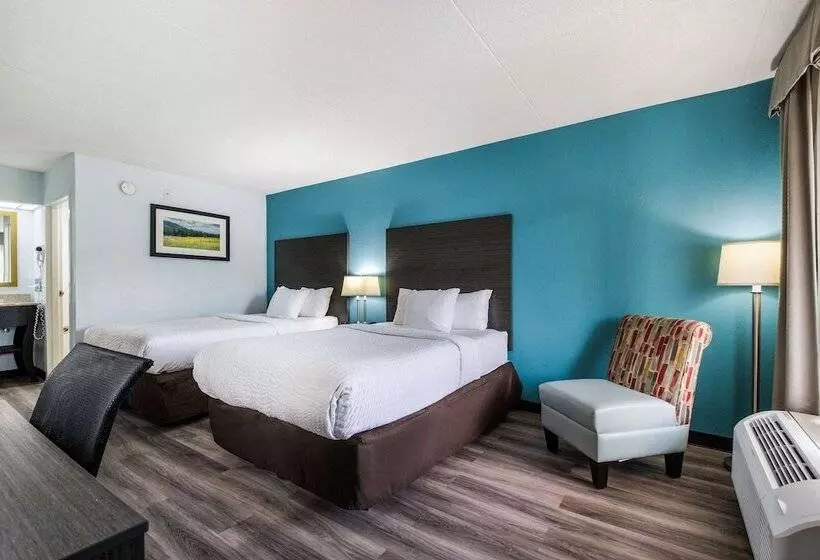 ２ダブルベッドのスタンダードルーム, Clarion Inn Cleveland Near University