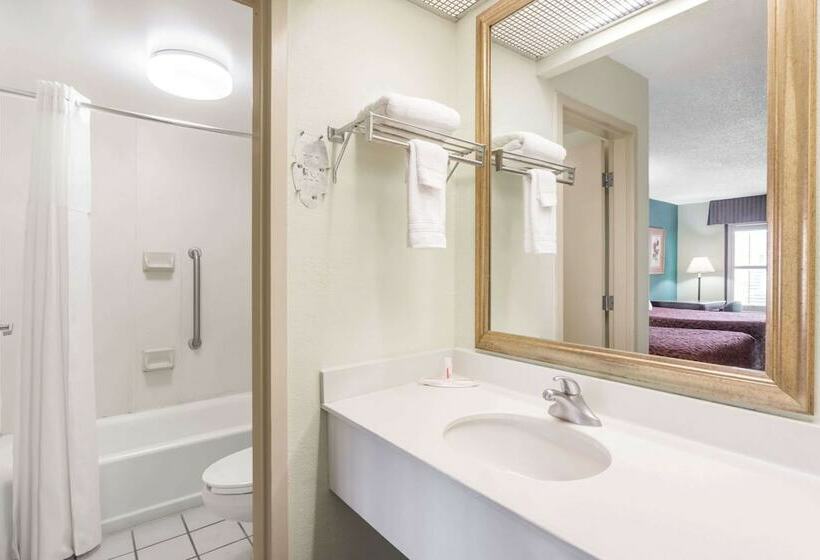 غرفه قياسيه سريرين مزدوجين, Days Inn By Wyndham Marianna