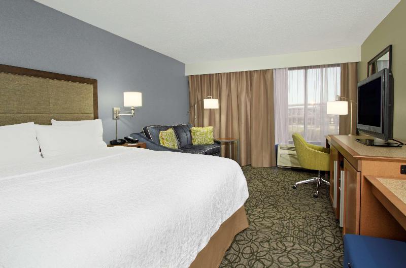 חדר סטנדרט עם מיטת קינג, Hampton Inn Austin/airport Area South