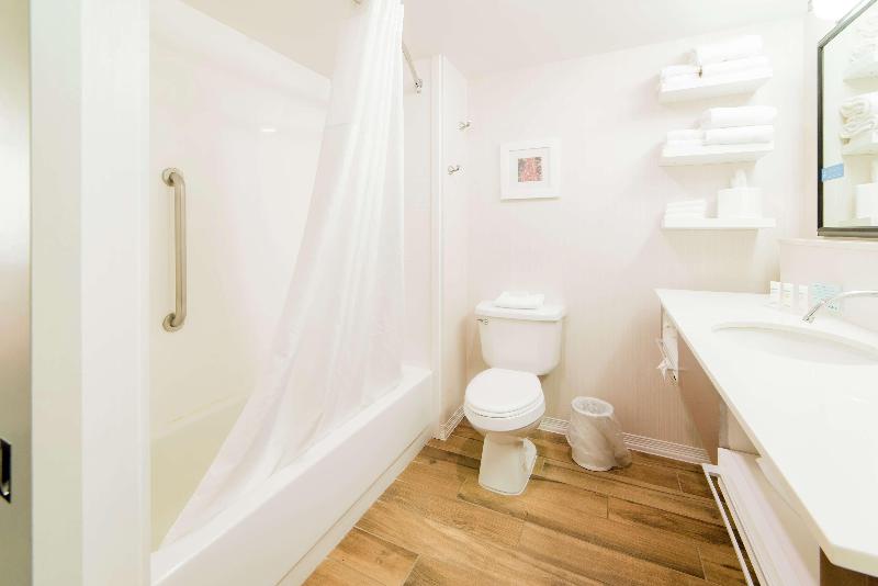 غرفة قياسية مطلة على الجبل, Hampton Inn Caryvillei75/cove Lakestate Park