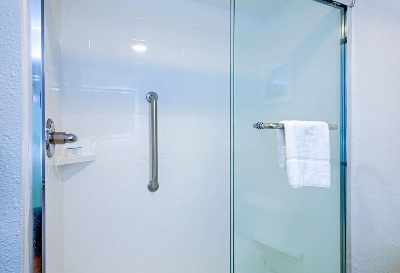 جناح, Hampton Inn Slidell