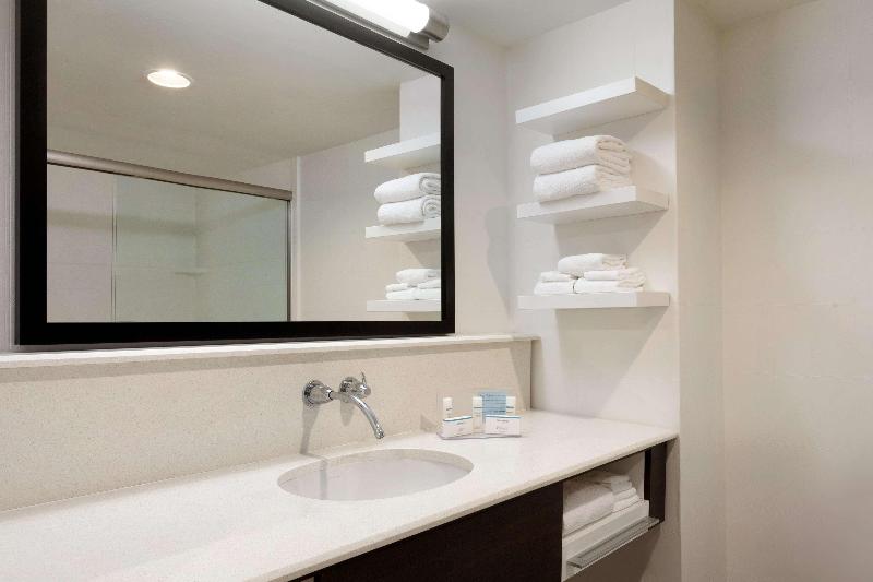 غرفة قياسية سرير كينج, Hampton Inn Sulphur/lake Charles Area