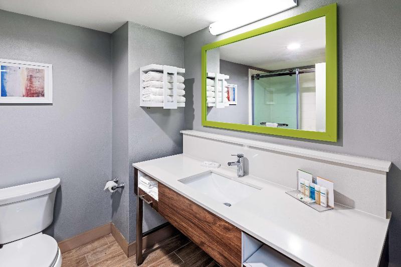 חדר סטנדרט עם מיטת קינג, Hampton Inn Sulphur/lake Charles Area