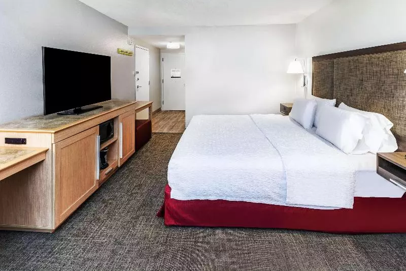 身障者適用キングサイズベッドルーム, Hampton Inn Sulphur/lake Charles Area