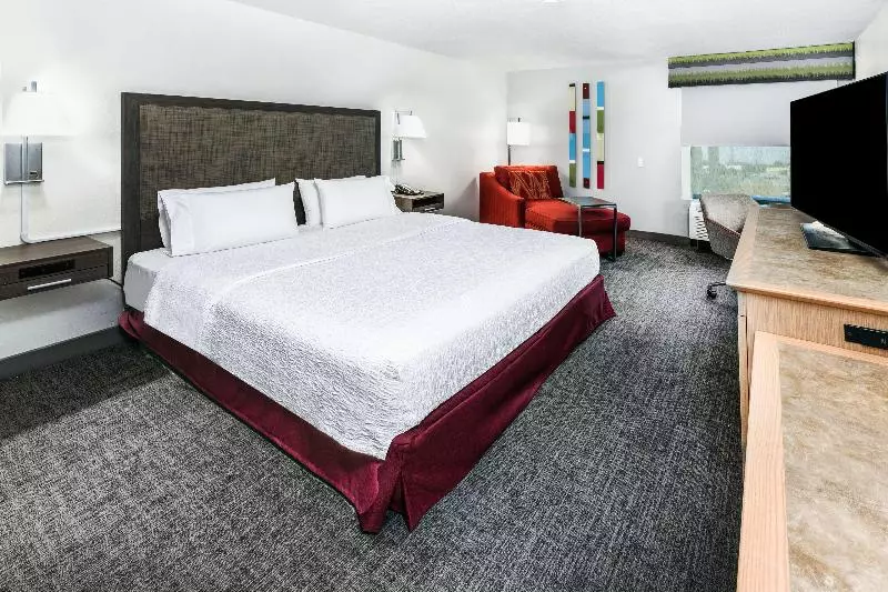身障者適用キングサイズベッドルーム, Hampton Inn Sulphur/lake Charles Area